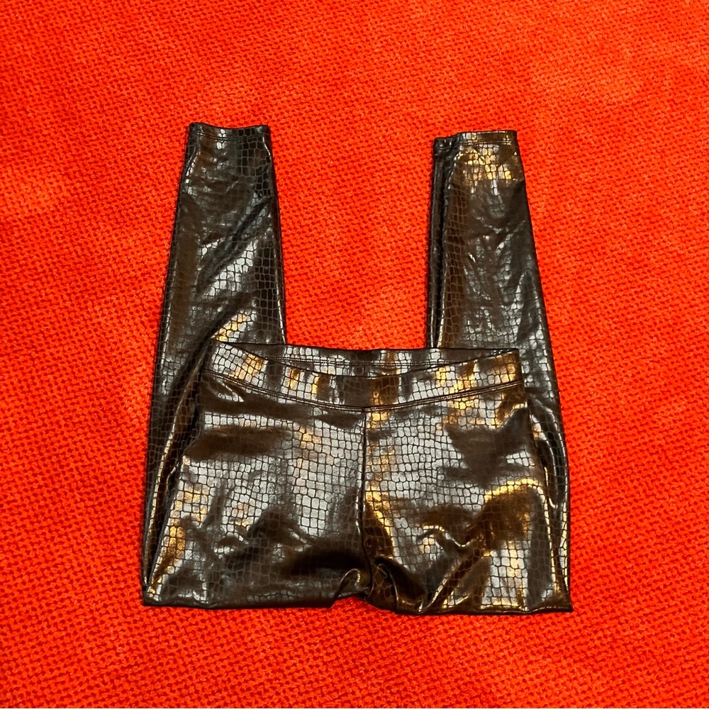 ♥️Host Pick♥️Express snakeskin faux leather leggings, size medium